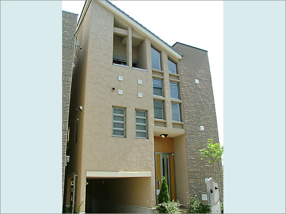 T-プロジェクト :: 2.5階建住宅